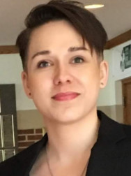Lynsey Daniels, MD